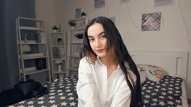 Snapshot of EmmaBuffley chatting on 10/31/25, 08:22 EmmaBuffley online show from 10/31/25, 08:22