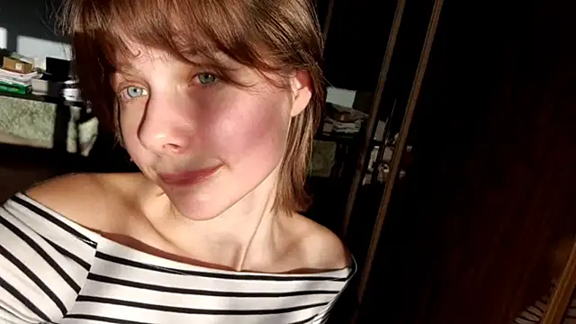 Snapshot of ExitedTroth chatting on 09/30/25, 01:50 ExitedTroth online show from 09/30/25, 01:50