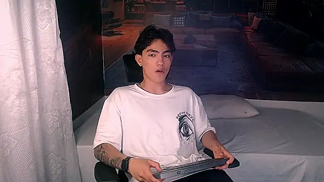 RomeoMillerr online show from 12/18/25, 07:18