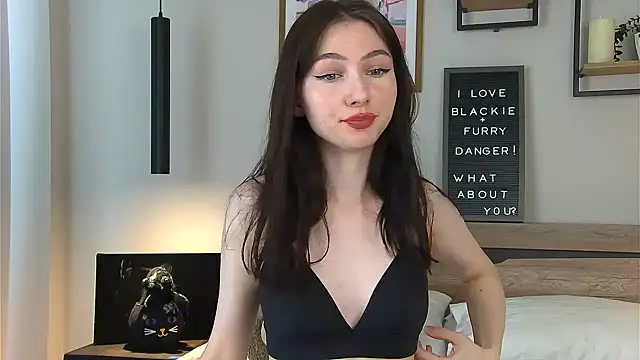 Snapshot of AnaMoonlight chatting on 06/08/26, 11:11 AnaMoonlight online show from 06/08/26, 11:11