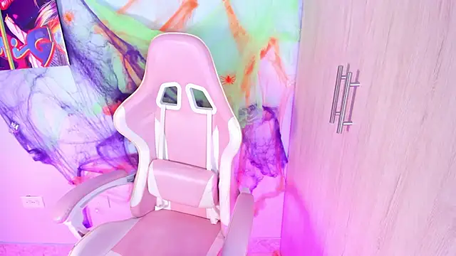 Athenea  fox online show from 10/31/25, 11:40