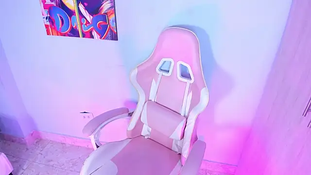 Athenea  fox online show from 10/15/25, 11:29