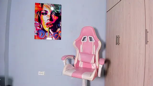 Athenea  fox online show from 11/07/25, 11:59