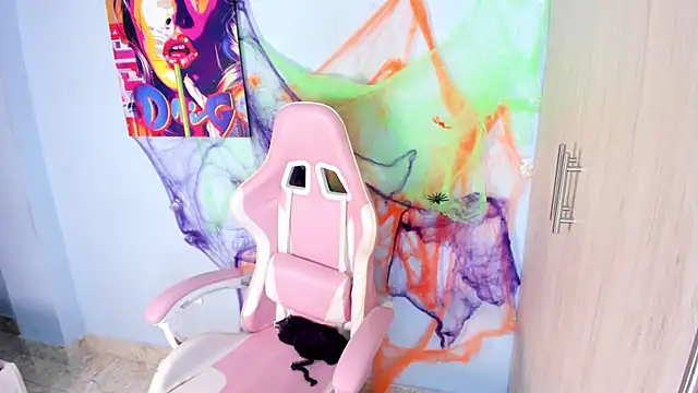 Athenea  fox online show from 10/30/25, 11:52