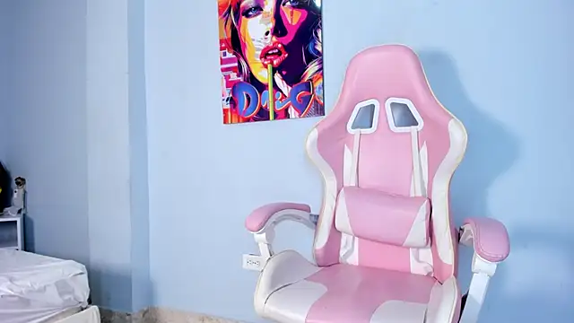 Athenea  fox online show from 11/05/25, 11:46