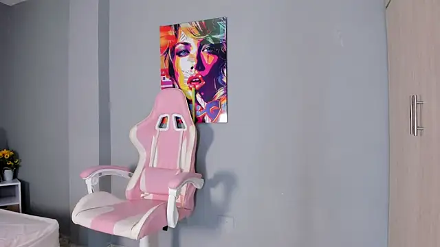 Athenea  fox online show from 12/20/25, 11:57