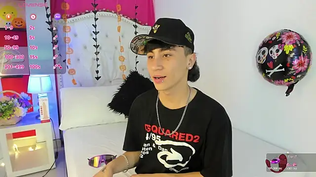 XaanderGrey online show from 10/24/25, 07:35