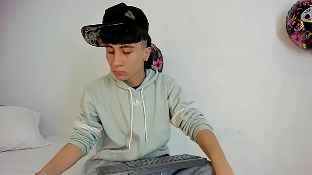 XaanderGrey online show from 10/09/25, 07:58