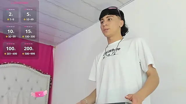 XaanderGrey online show from 11/18/25, 07:50