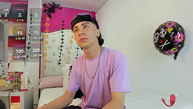 XaanderGrey online show from 10/27/25, 07:26