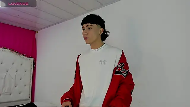 XaanderGrey online show from 11/29/25, 07:47