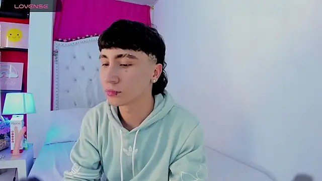 XaanderGrey online show from 11/30/25, 07:58