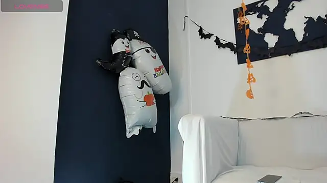 XaanderGrey online show from 10/31/25, 11:18