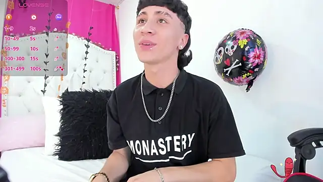 XaanderGrey online show from 10/25/25, 07:36