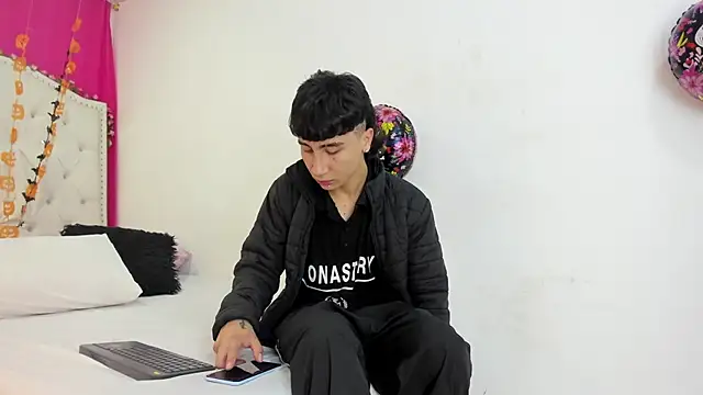 XaanderGrey online show from 10/10/25, 07:15