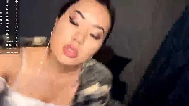 Ur neighbor Kira online show from 12/15/25, 04:46