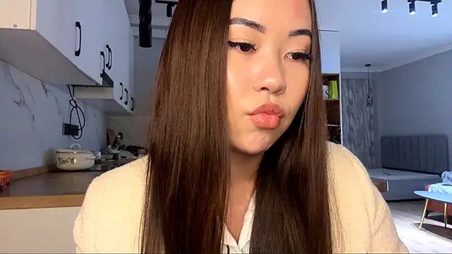 Ur neighbor Kira online show from 10/26/25, 12:38