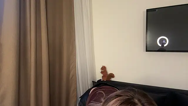 Ur neighbor Kira online show from 03/28/26, 01:23