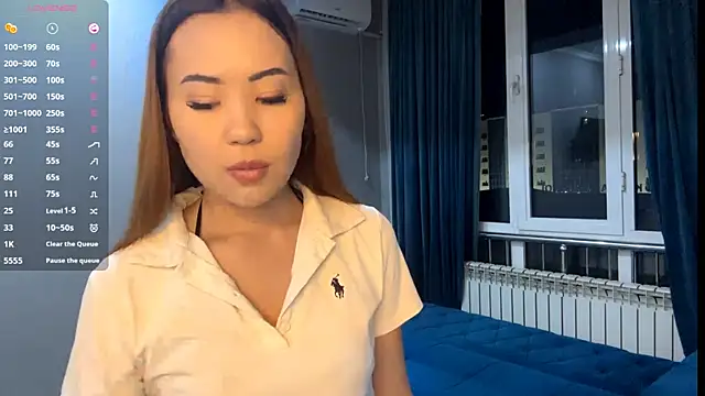 Ur neighbor Kira online show from 01/11/26, 01:18