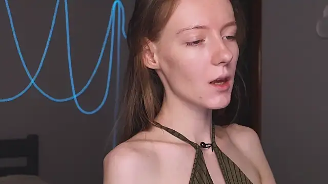 Snapshot of Why_me_stella chatting on 12/17/25, 10:37 Why me stella online show from 12/17/25, 10:37