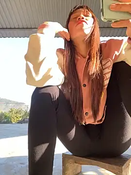 nhinhi-sexy online show from 11/28/25, 01:28