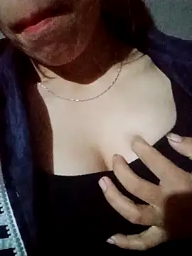 nhinhi-sexy online show from 10/08/25, 09:48
