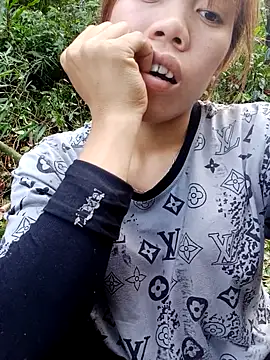 nhinhi-sexy online show from 10/28/25, 05:29