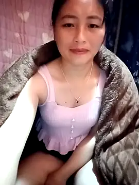 Snapshot of buddy-sexy chatting on 12/17/25, 02:00 buddy-sexy online show from 12/17/25, 02:00