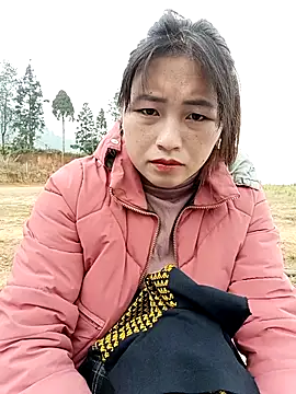 Snapshot of buddy-sexy chatting on 12/18/25, 02:05 buddy-sexy online show from 12/18/25, 02:05