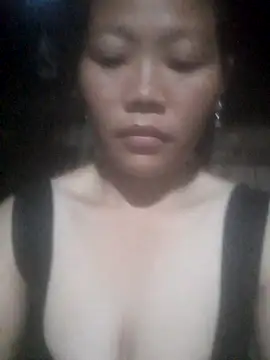 Snapshot of bree-zz chatting on 11/10/25, 11:32 bree-zz online show from 11/10/25, 11:32