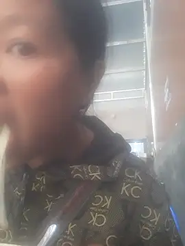 Snapshot of bree-zz chatting on 10/03/25, 01:09 bree-zz online show from 10/03/25, 01:09