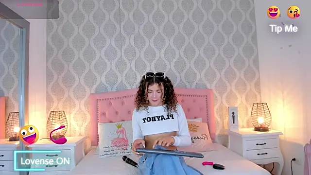 kendallspears 1 online show from 10/18/25, 03:41