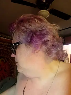 Snapshot of violentviolet68 chatting on 02/19/26, 02:19 violentviolet68 online show from 02/19/26, 02:19