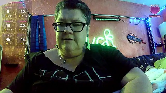 Snapshot of violentviolet68 chatting on 06/10/26, 07:37 violentviolet68 online show from 06/10/26, 07:37