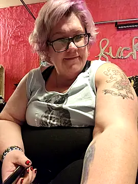 Snapshot of violentviolet68 chatting on 02/26/26, 05:46 violentviolet68 online show from 02/26/26, 05:46