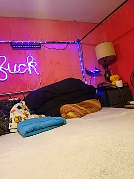 Snapshot of violentviolet68 chatting on 01/11/26, 01:12 violentviolet68 online show from 01/11/26, 01:12