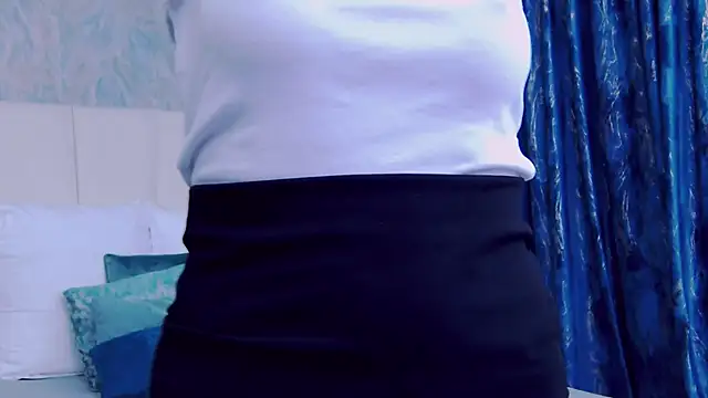 Snapshot of LoreneMoonlight chatting on 11/02/25, 07:08 LoreneMoonlight online show from 11/02/25, 07:08