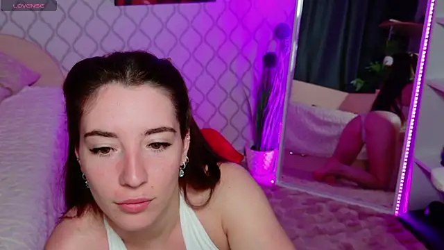 Snapshot of Curious_Lily chatting on 06/15/26, 01:06 Curious Lily online show from 06/15/26, 01:06