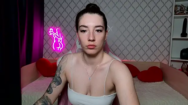Snapshot of Curious_Lily chatting on 05/06/26, 12:58 Curious Lily online show from 05/06/26, 12:58