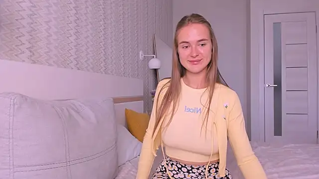 LilMary  online show from 10/03/25, 06:15