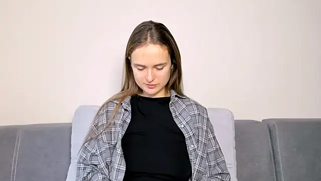 LilMary  online show from 12/18/25, 07:13