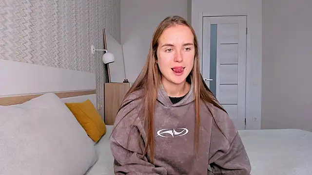 LilMary  online show from 11/03/25, 07:57