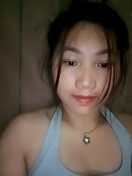 min-xinh online show from 10/31/25, 04:58