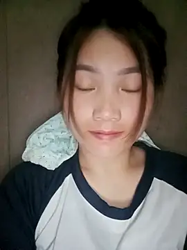 min-xinh online show from 10/04/25, 05:14