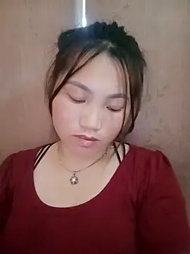 min-xinh online show from 10/28/25, 06:34