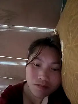 min-xinh online show from 10/23/25, 03:05