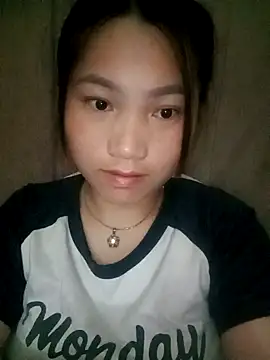 min-xinh online show from 10/21/25, 08:08