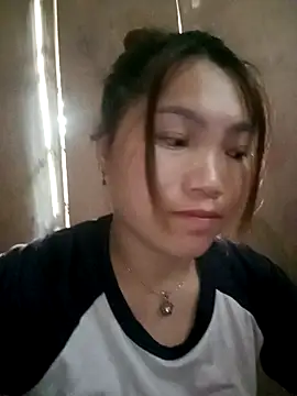 min-xinh online show from 10/21/25, 12:32