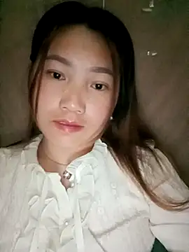 min-xinh online show from 11/17/25, 04:11