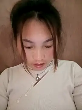 min-xinh online show from 11/22/25, 04:11